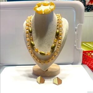 Elegant Gold and Yellow Beaded Necklace Set